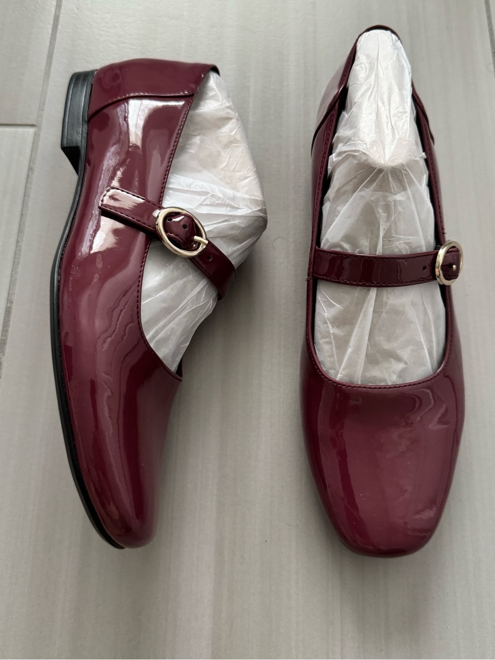 New Naturalizer Kelly Mary Jane in Cranberry Patent size 9